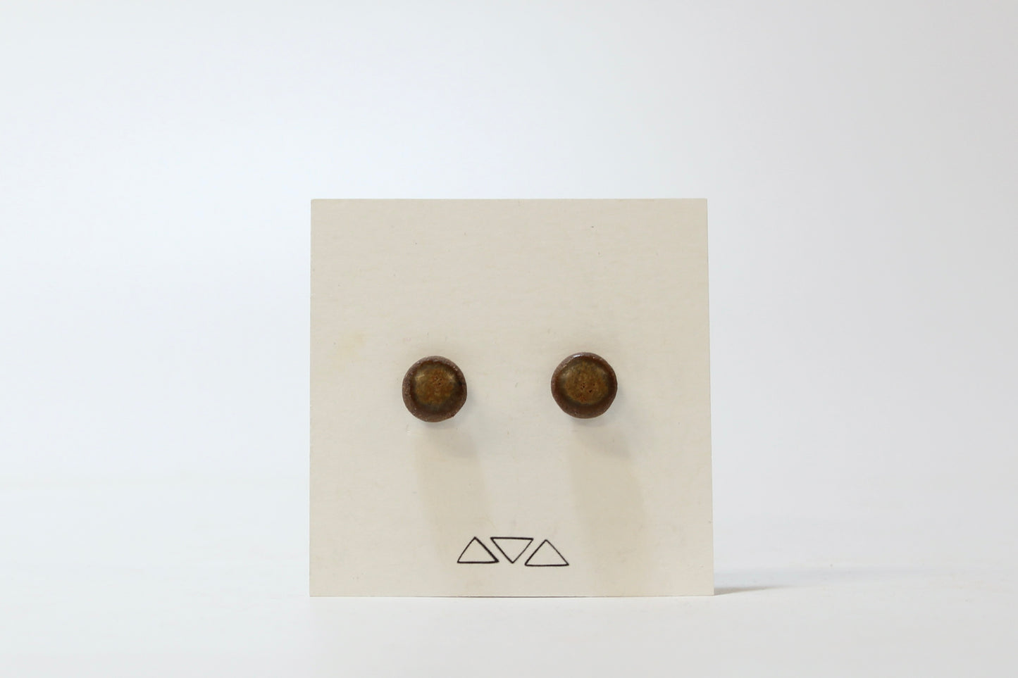 200. Sienna Dot Studs. Stainless steel stud with stabilizer backs.